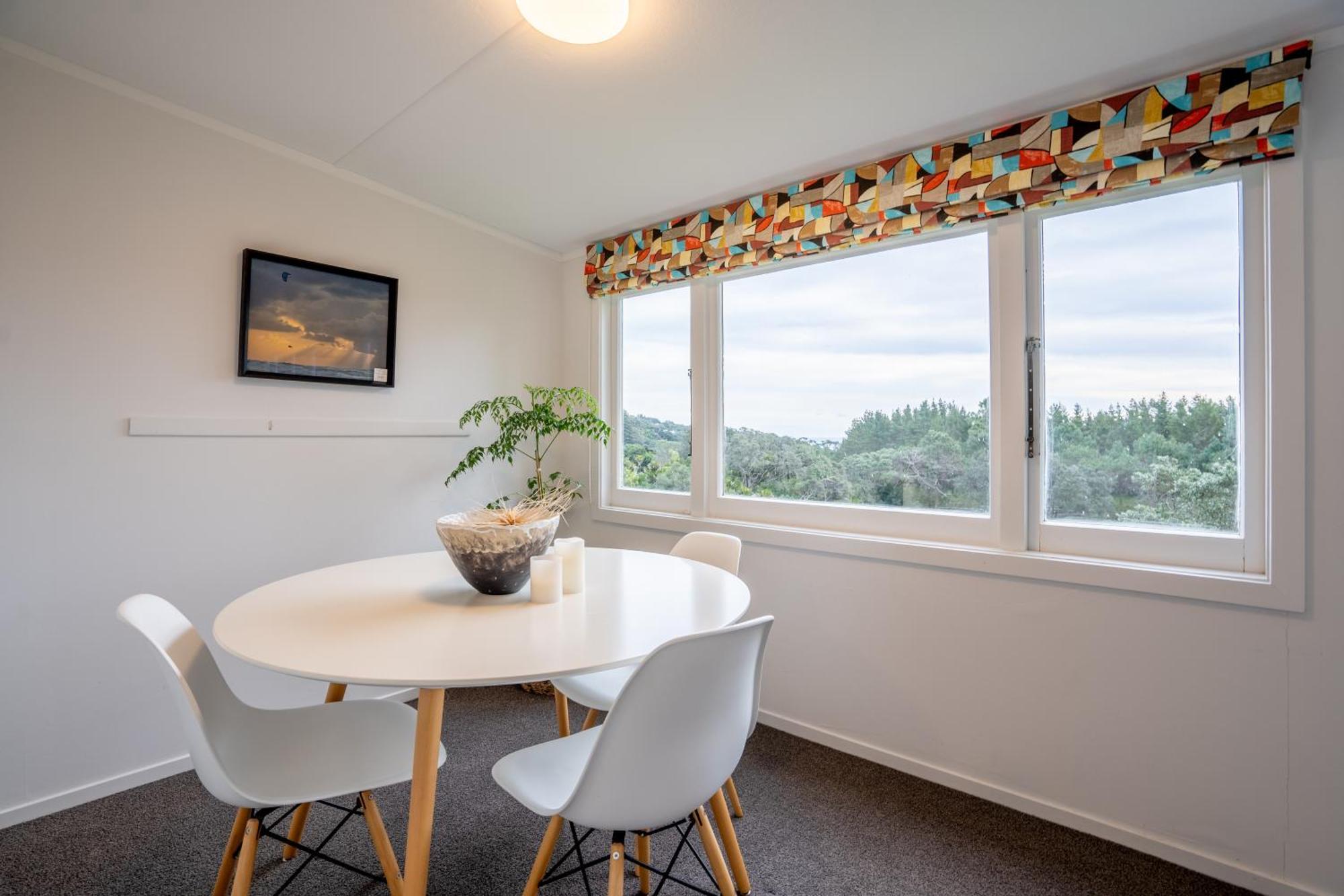 Muriwai Lodge *